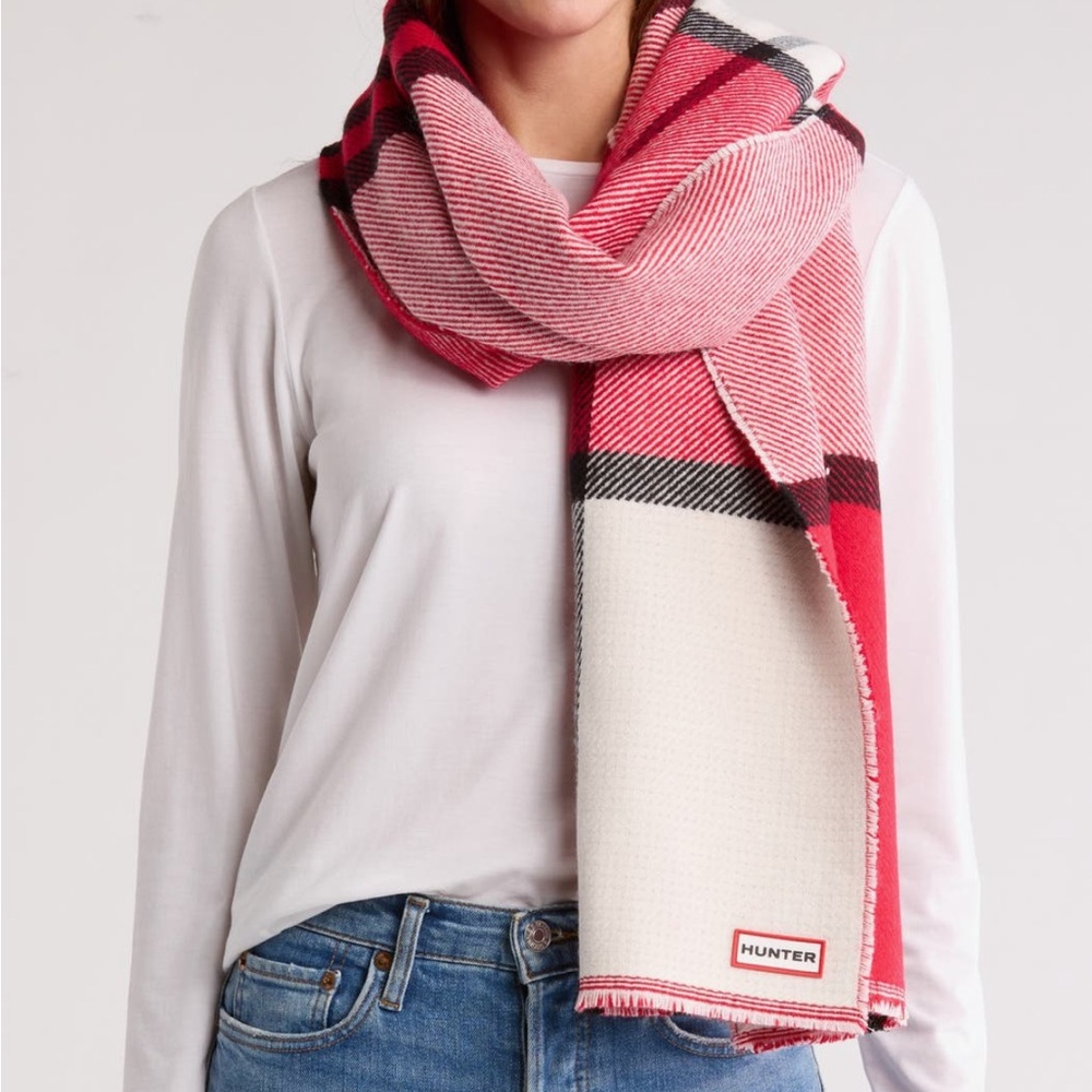 Hunter Heavyweight Red Plaid Scarf. NWT